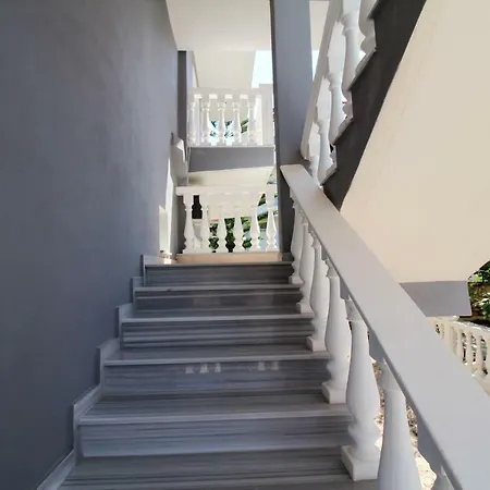 Guest house Mariglen's Ksamil
